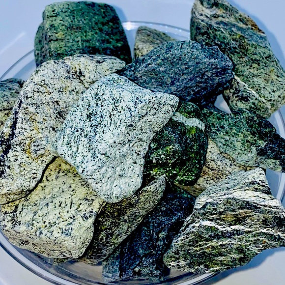 Serpentine Natural crystal - Picture 2 of 2